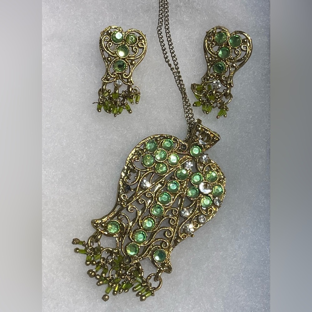 ⭐️3 for $20⭐️ Vintage Jewelry- Necklace & Earrings